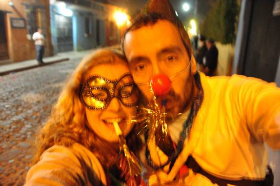 Muita festa na virada do ano em Antigua, na Guatemala